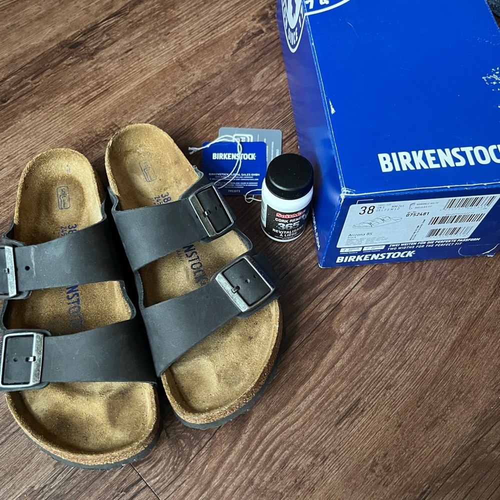 Birkenstock Arizona black size 7.5 (38)
